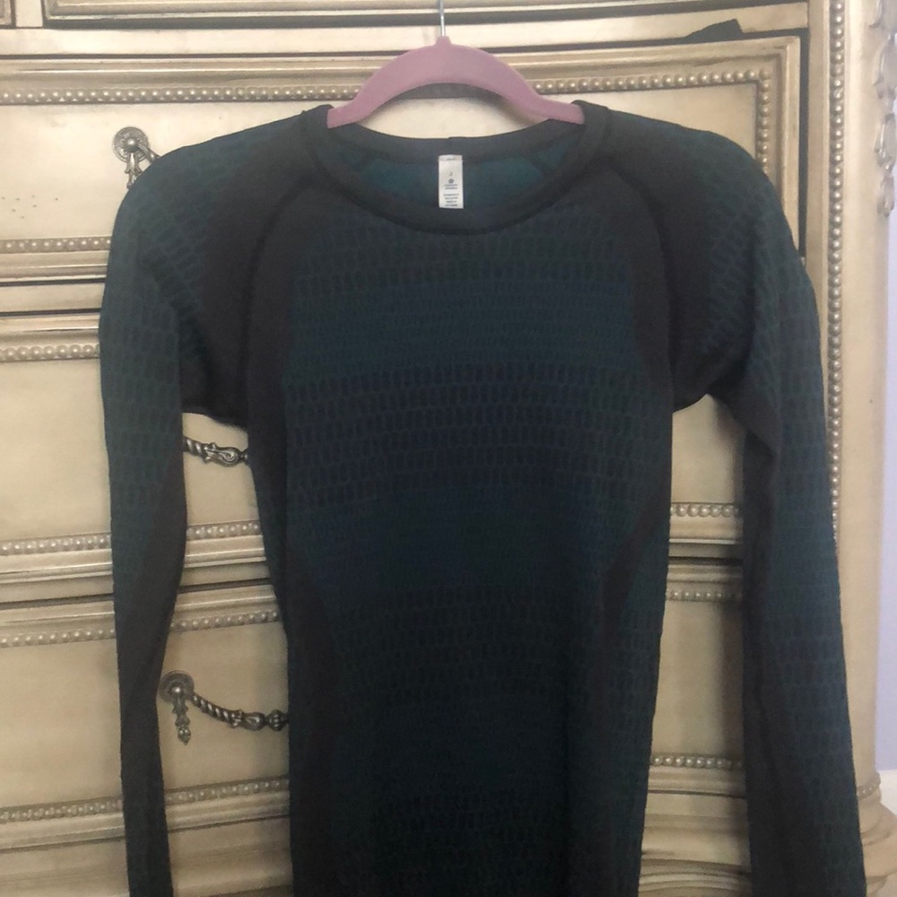 Lululemon top